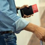 Conmoción en el sector hotelero por una multa de 30.000 € al escanear el pasaporte de un turista holandés